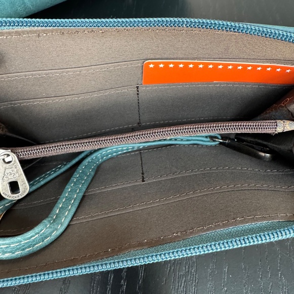 American Bling by Montana West Handbag and Wallet Set NWT - Picture 7 of 7